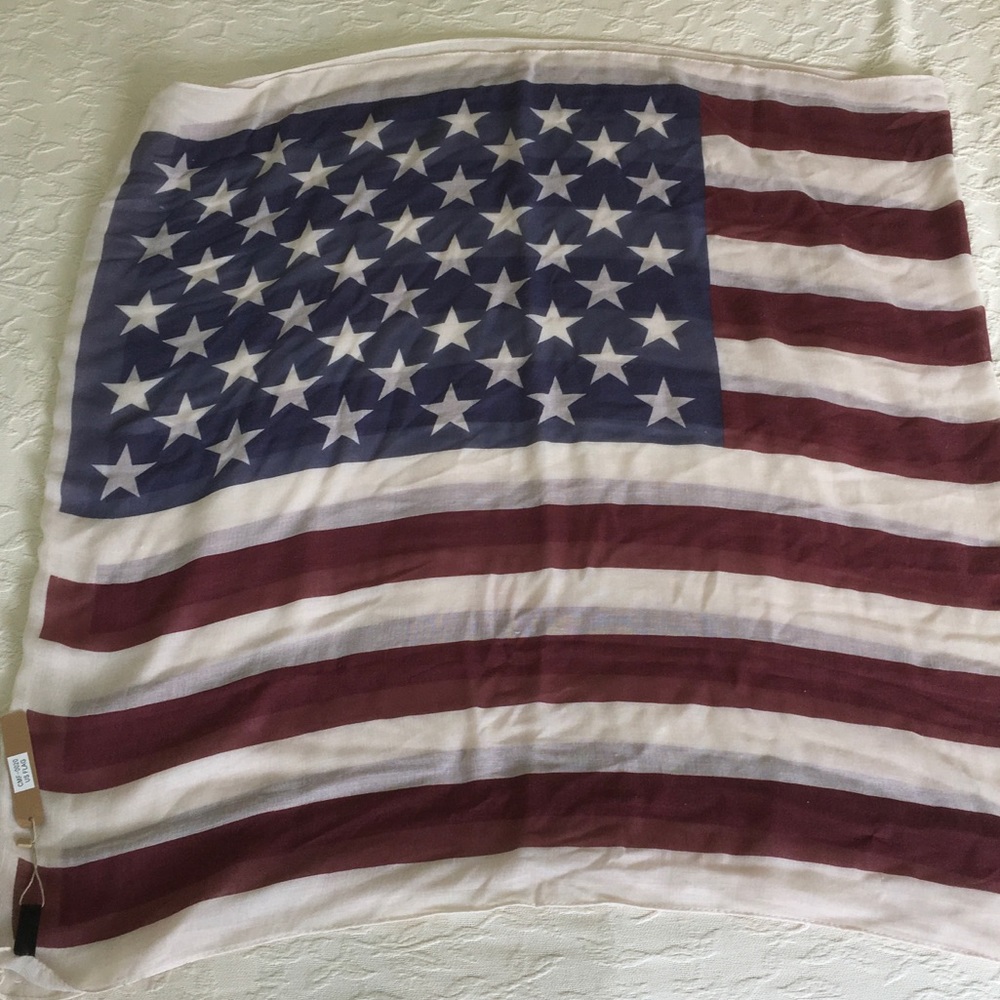 JUSTIN & Taylor USA Flag Infinity Scarf NWT